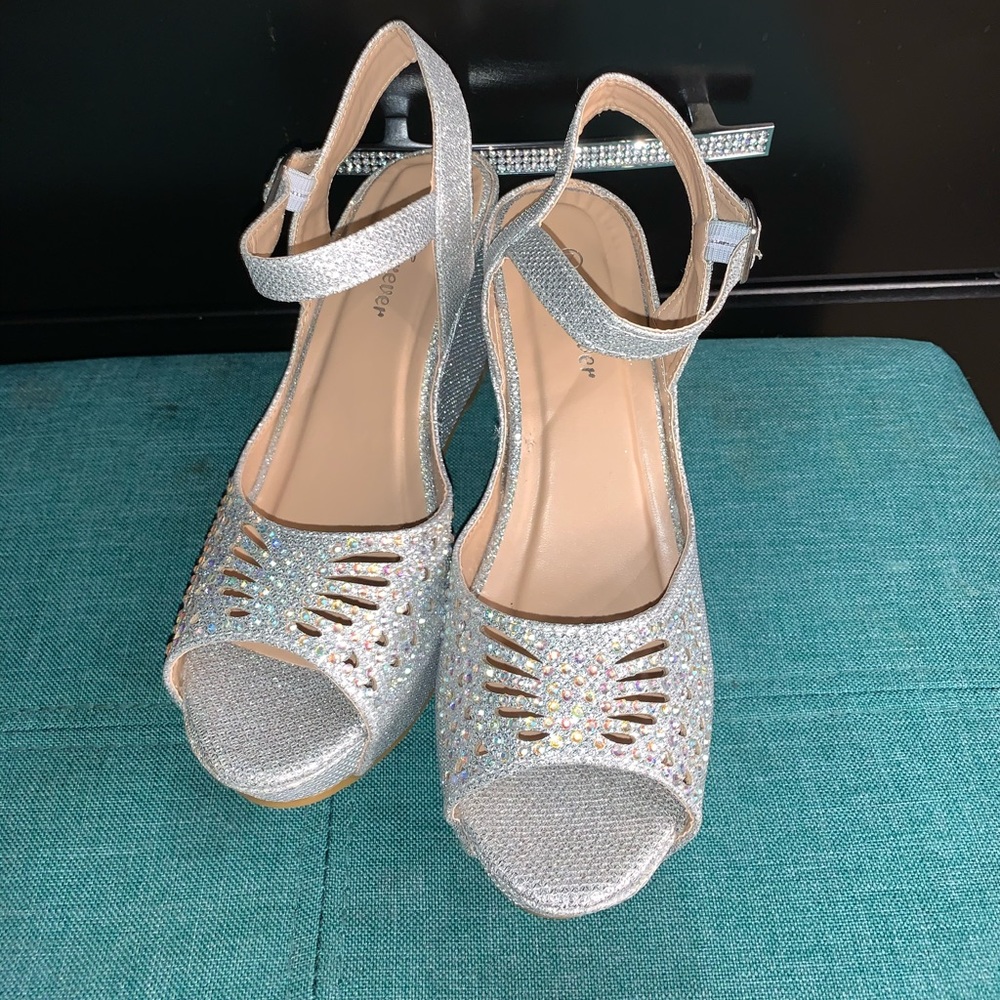 Heels - Picture 4 of 5